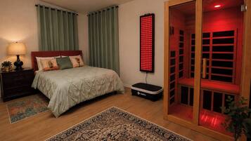 Desk, iron/ironing board, WiFi, bed sheets