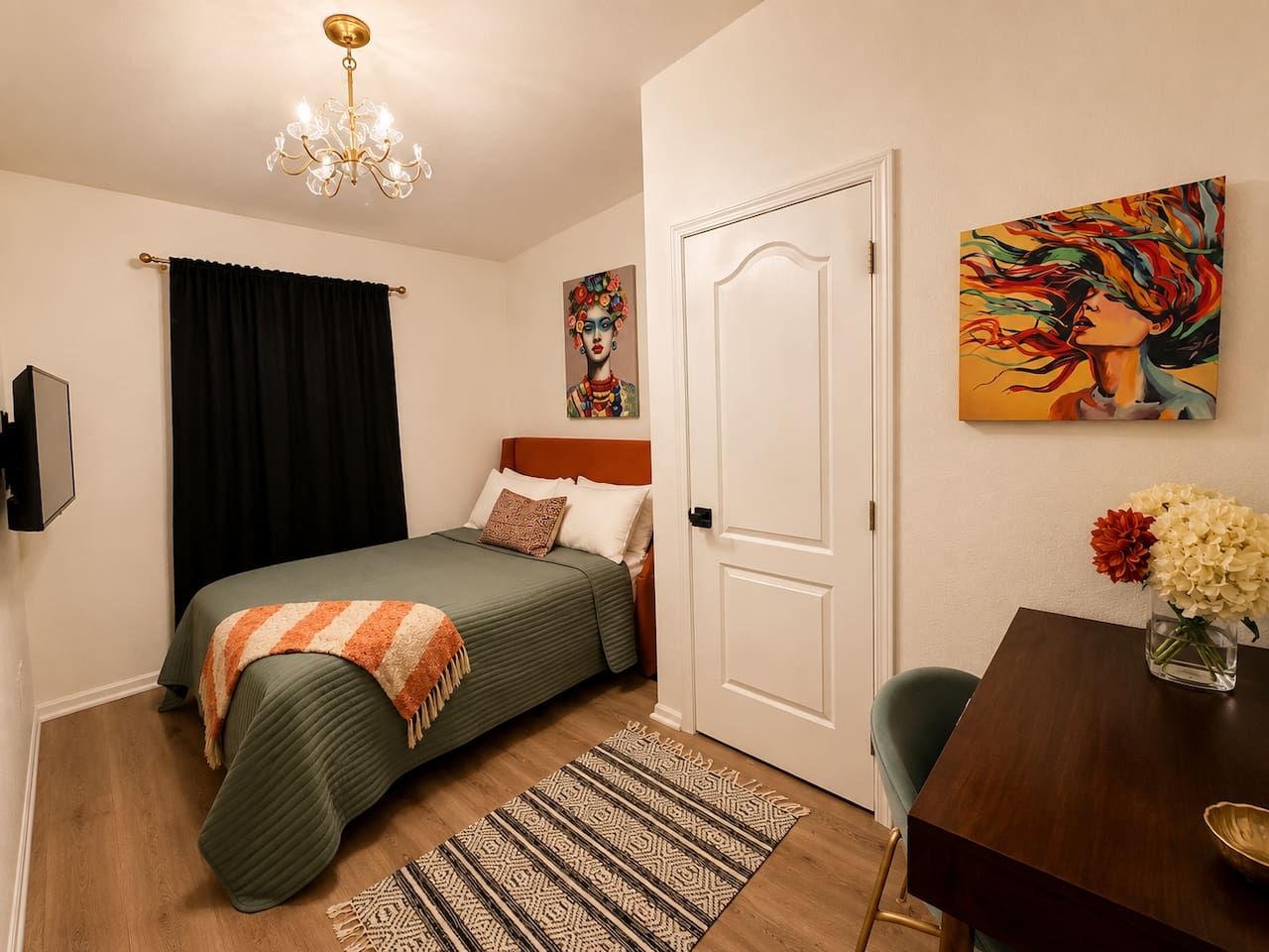 Desk, iron/ironing board, WiFi, bed sheets