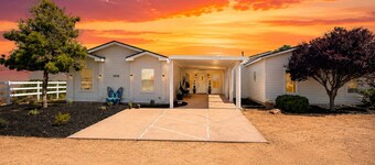 Spacious 8-bedroom house 15 min from Sedona