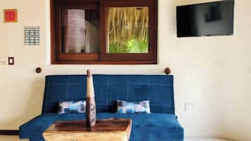 Luxury Double Room, Ocean View | Living area
