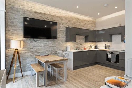 The Jailhouse, Historic Flat in Central Newquay