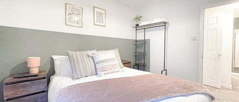 3 bedrooms, iron/ironing board, travel crib, WiFi