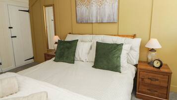 3 bedrooms, free WiFi, individually decorated, individually furnished
