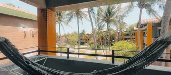 Beautiful Apartment, Condominium by the Sea!