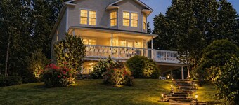 Escape to Spacious, Family & Pet Friendly Waterfront retreat! With 5+ BRs 4 BAs.