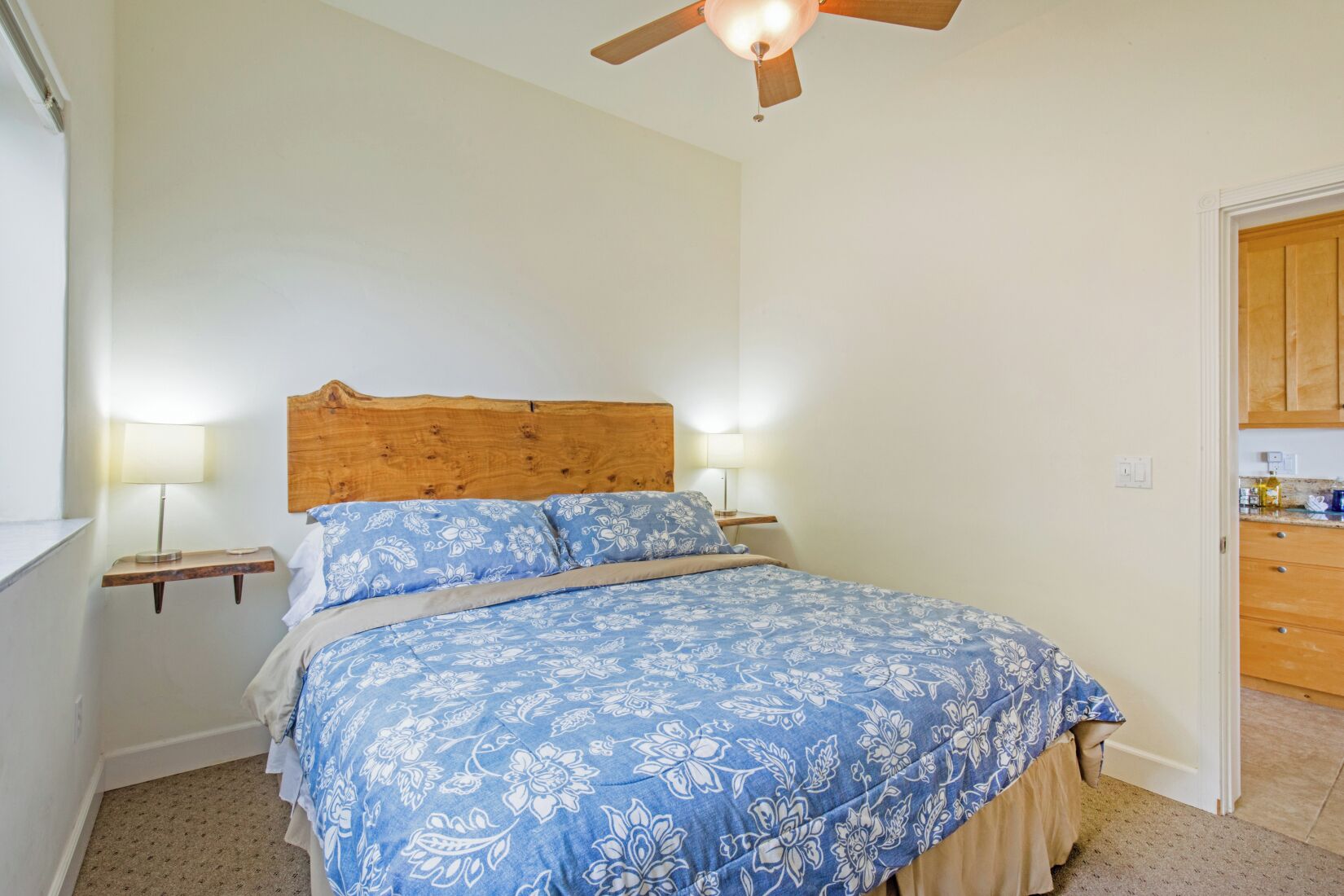 Deluxe-Apartment, Terrasse | Bügeleisen/Bügelbrett, kostenloses WLAN