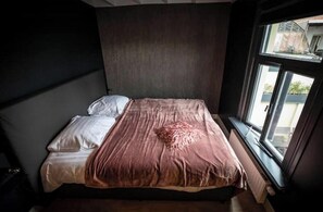 5 chambres, fer et planche à repasser, Wi-Fi, draps fournis
