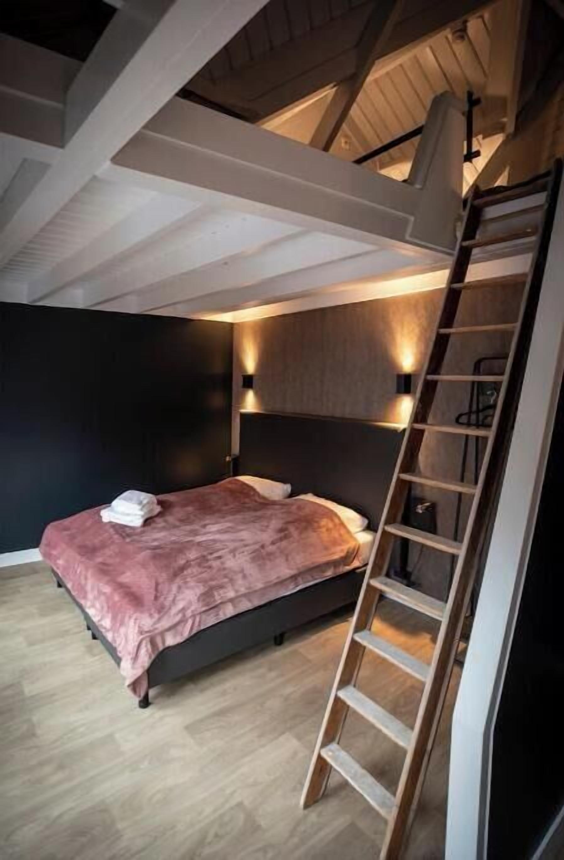 5 slaapkamers, een strijkplank/strijkijzer, wifi, beddengoed