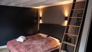 5 slaapkamers, een strijkplank/strijkijzer, wifi, beddengoed