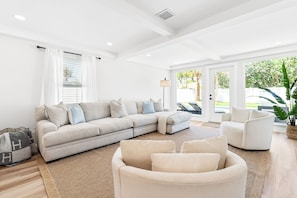 Interior - Beautiful Tequesta Home with a Private Pool & Putting Green (Tequesta)