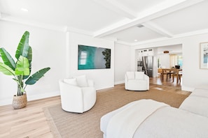 Smart TV - Beautiful Tequesta Home with a Private Pool & Putting Green (Tequesta)