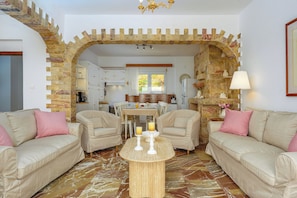 Smart TV - R&M Ocean View Charming 3-bedroom house in peaceful Daskalio (Daskalio)