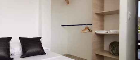 2 habitaciones, tabla de planchar con plancha y wifi