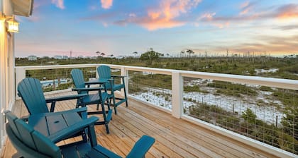 Gulf View Home w/ Beachfront Patio