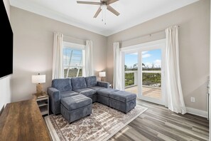 Living area - Newly Listed Gulf View Home with Community Pool (Port St. joe)