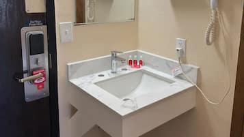 Double Room | Bathroom