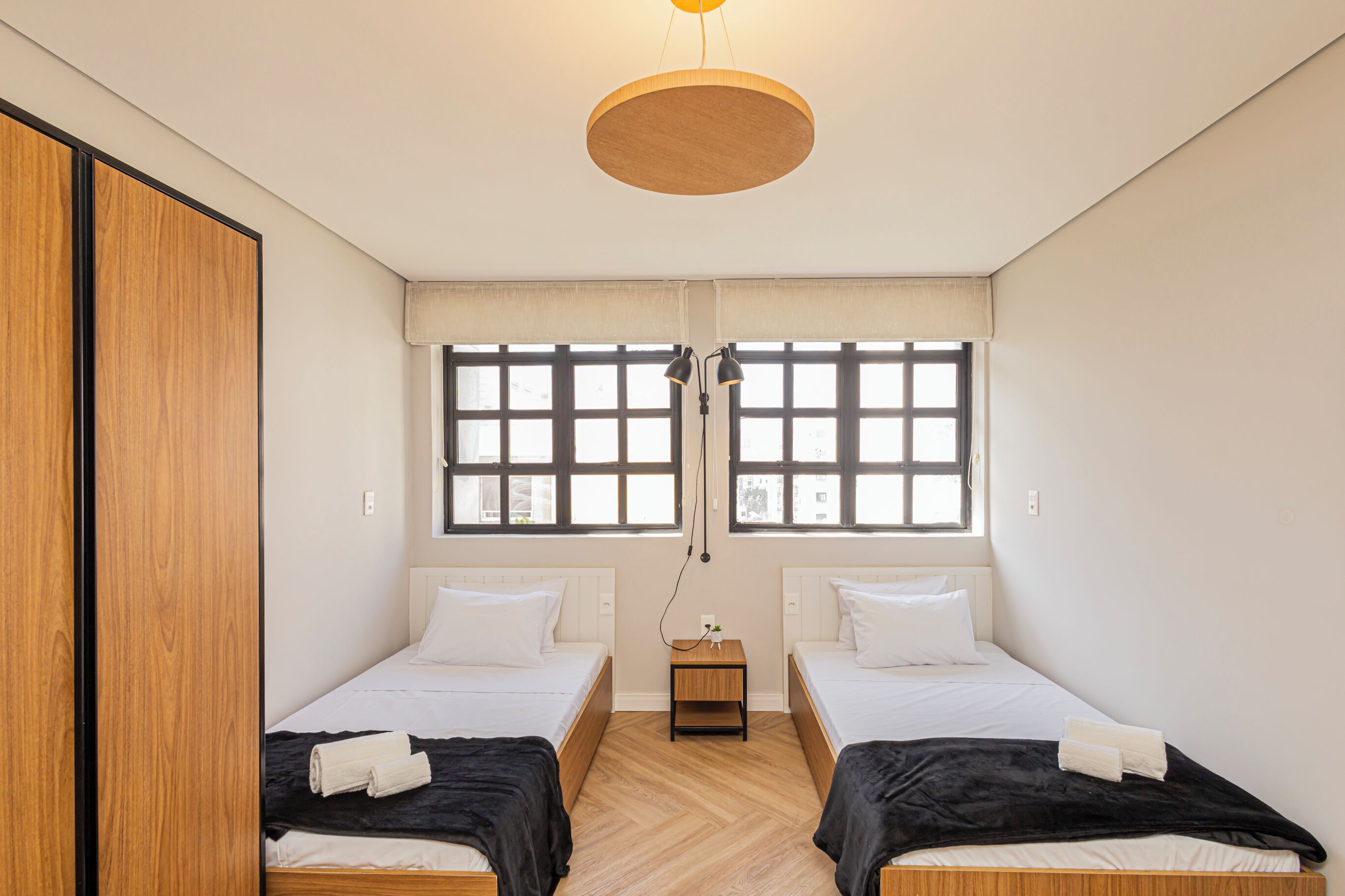 Minibar, laptop workspace, free WiFi