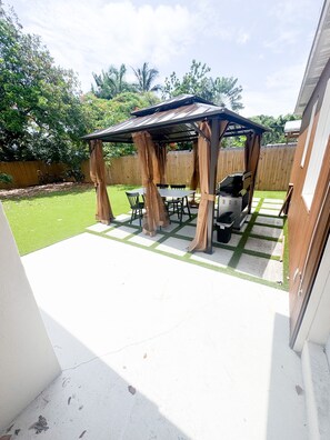 Outdoor dining - Deluxe Florida Experience! (Fort Lauderdale)