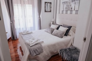 4 bedrooms, WiFi - El Puente Grande Country House · Pool and Garden (Navahermosa)