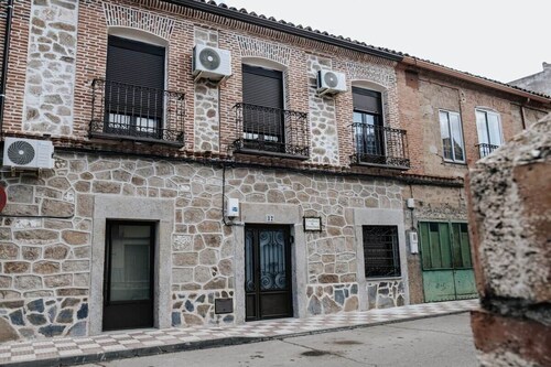 El Puente Grande Country House · Pool and Garden