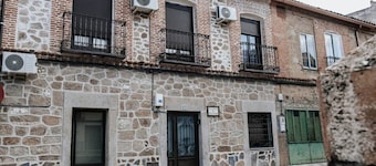 El Puente Grande Country House · Pool and Garden