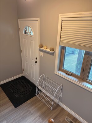 Interior - Dr Pizzle Guest House|| Home Away from Home (Saskatoon)