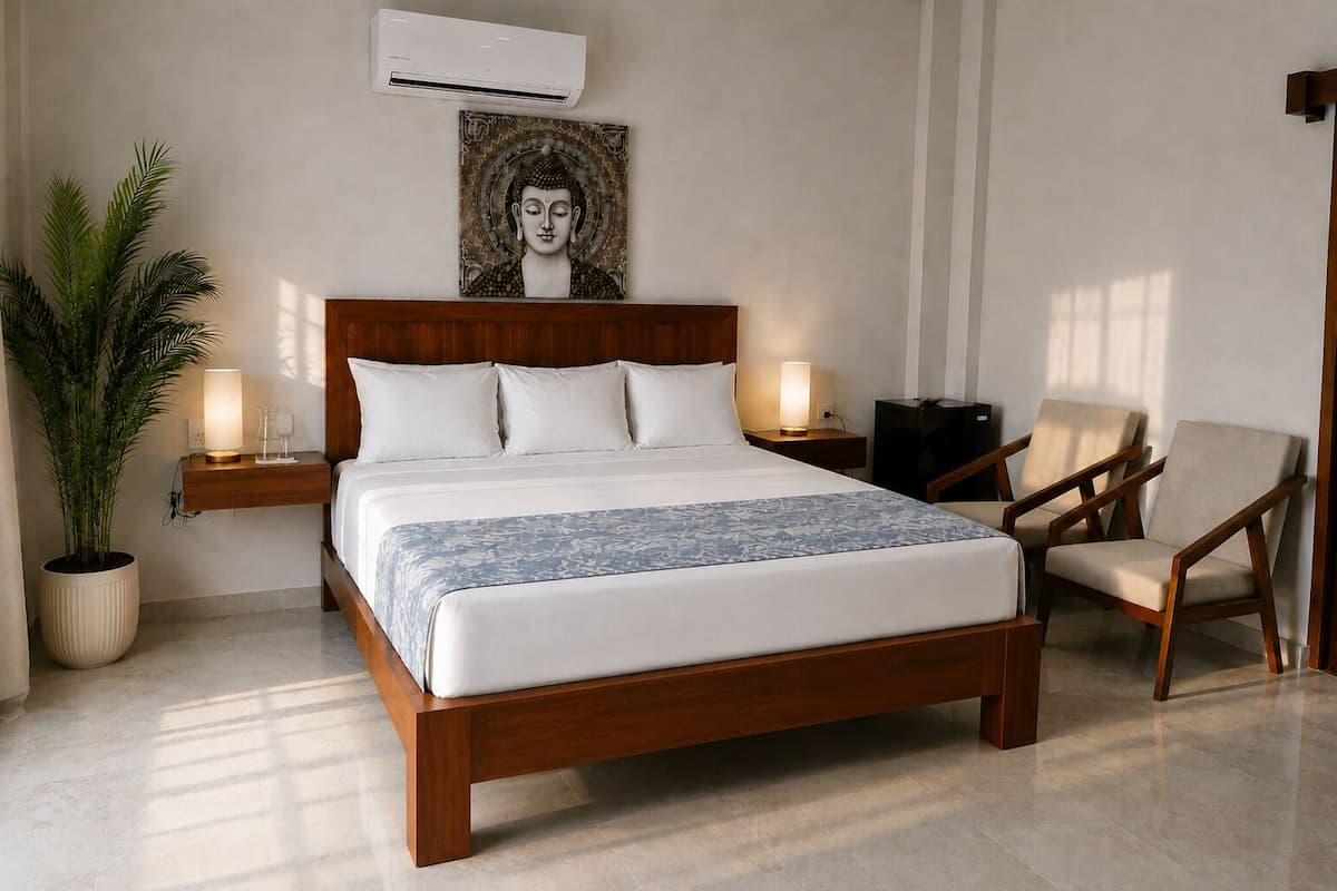 Suite | In-room safe, desk, laptop workspace, iron/ironing board
