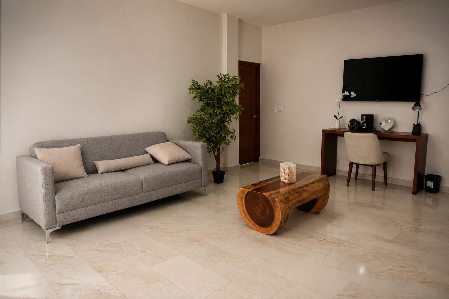 Suite | Living area