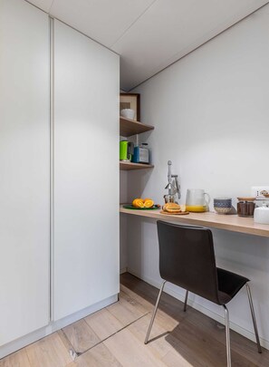 Interior - Luxury Canal-View Apartment Overlooking San Trovaso Church & Gondola Yard (Venezia)