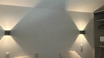 4 bedrooms, WiFi, bed sheets