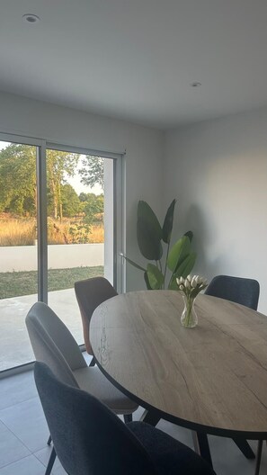 Dining - New house on the banks of the Ria d'Etel (Sainte-Hélène)