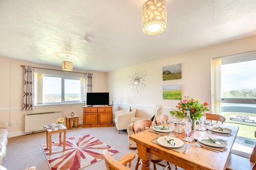 3 Bed in Haverfordwest (oc-f41744)