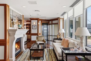 TV, ping pong, offices - Hi-Rise Condo W/ Beach Views & Resort Pool! (Galveston)