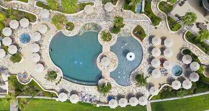 Hi-Rise Condo W/ Beach Views & Resort Pool!