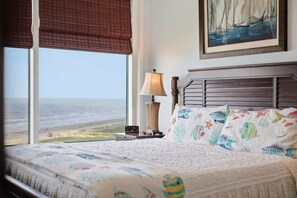 3 bedrooms, desk, iron/ironing board, free WiFi - Hi-Rise Condo W/ Beach Views & Resort Pool! (Galveston)