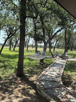 Property grounds - Sauna Hot Tub Fire Pit  one acre on 290 Wine Trail (Fredericksburg)