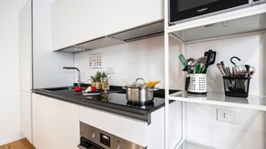 Fridge, oven, stovetop, dishwasher - Italianway Comfort - Boncompagni 3B (Milan)