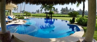 Stunning luxury villa in the exclusive Tres Vidas development