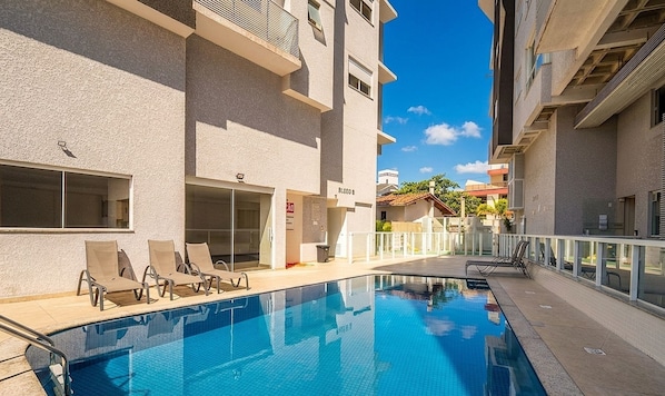 Pool - Ap in a Cond. w/ Pool 500 m From the Beach Alv0203 (Florianópolis)
