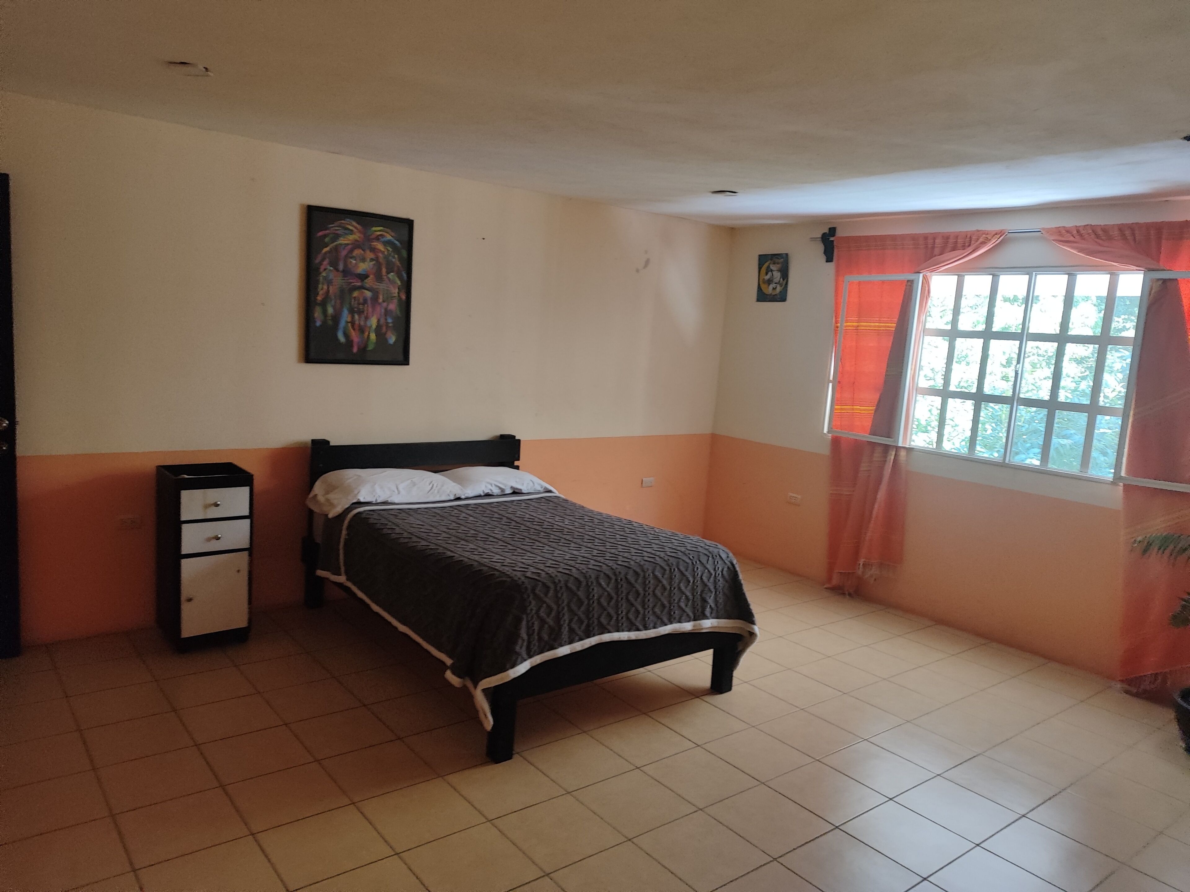 Decoración individual, escritorio, espacio para trabajar con un portátil