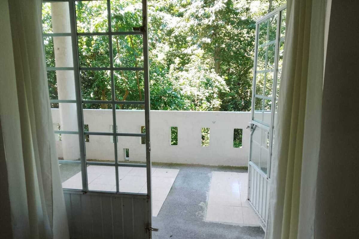 Basic Double Room, Balcony, Garden View