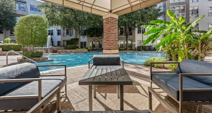 Trendy Modern Getaway w/ King Bed for a Prime Stay