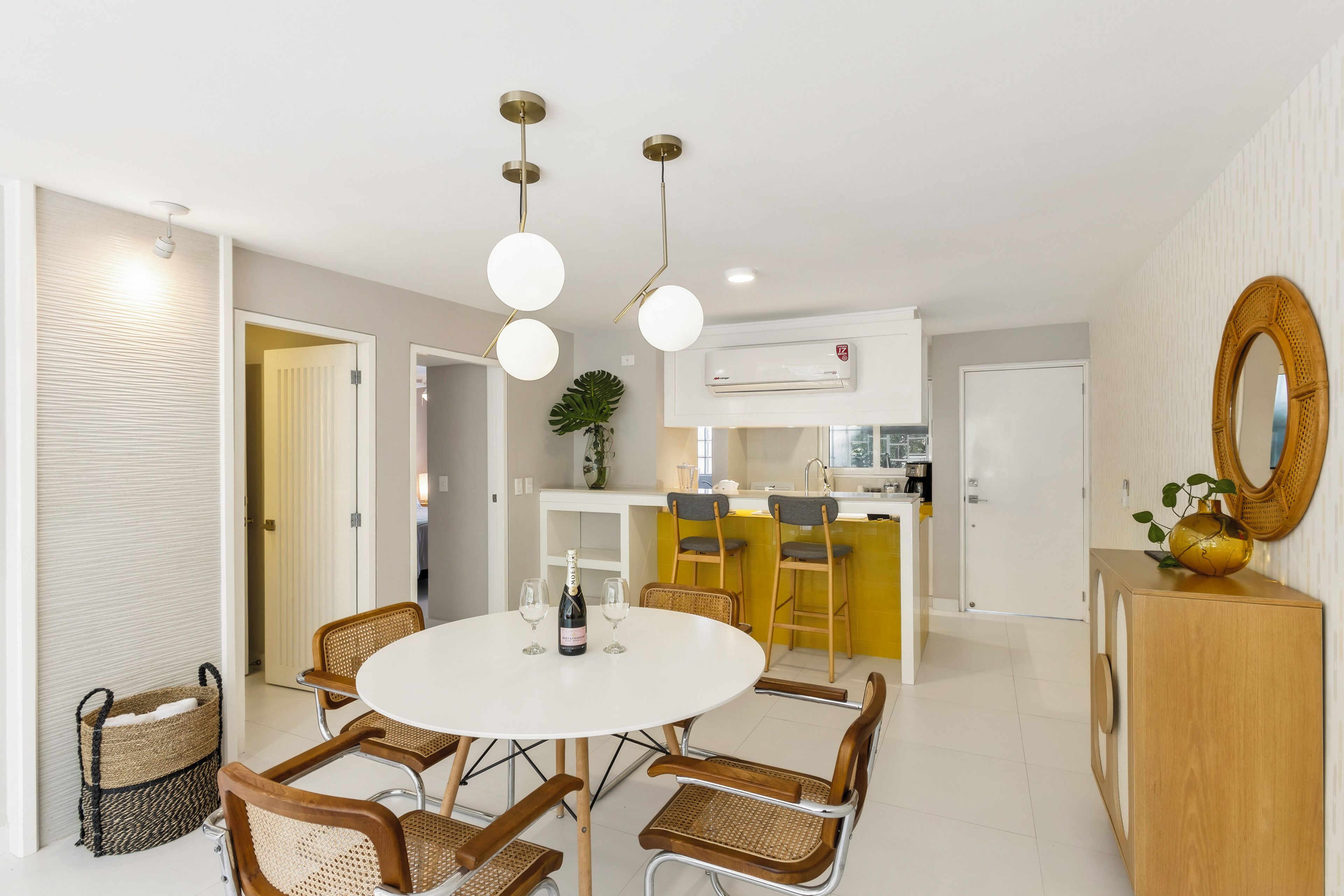 Comfort Condo | Living area