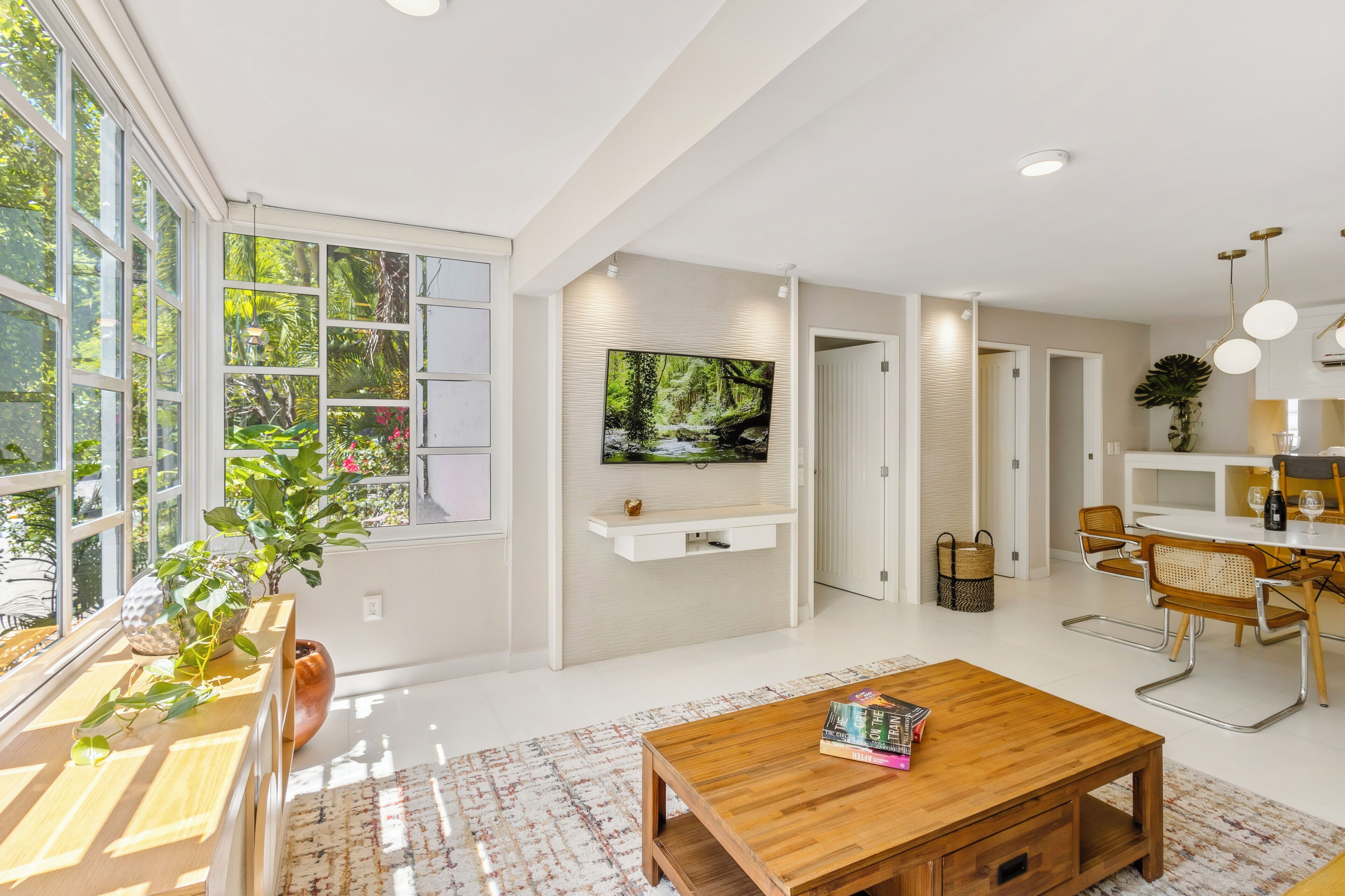 Comfort Condo | Living area