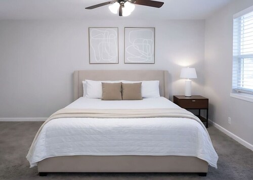 Stunning Stylish 3BR Townhome w/ Pool @ A+Location