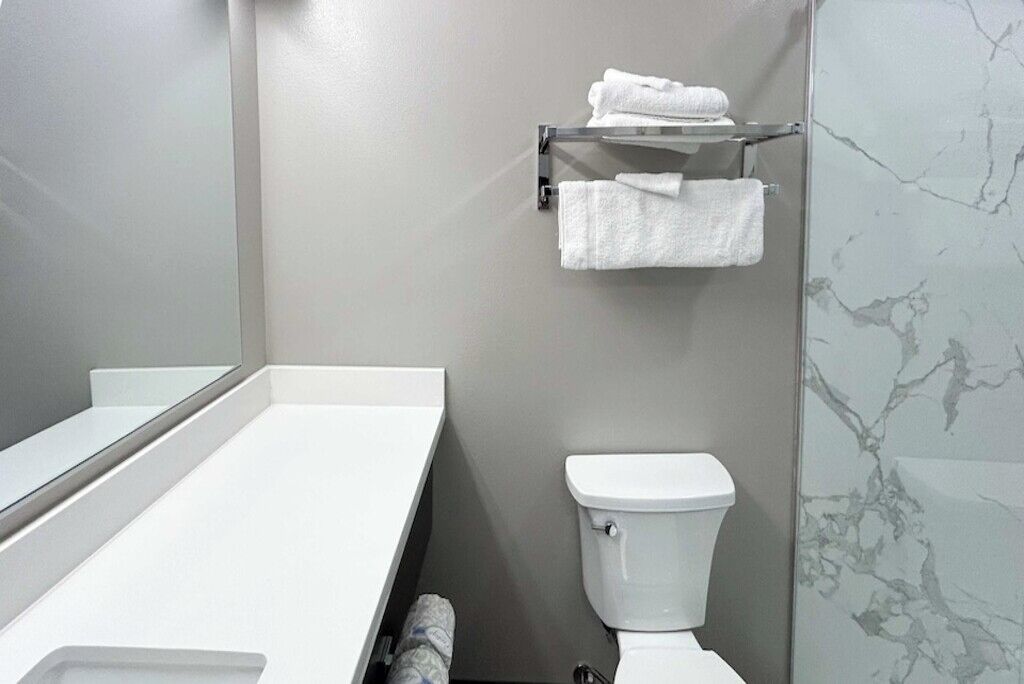 Comfortable Extended Stays With Easy Access To Everything - コロナ, CA