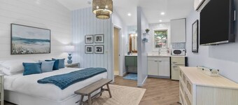 New Renovated! The American Hotel. Suite 1. A Summer Place. 1.5 Block from Lake