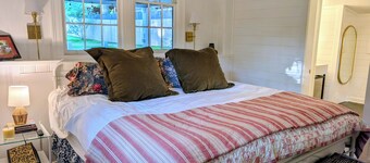 Charming Mtn. Escape Near Lake Rabun - Dog Friendly!