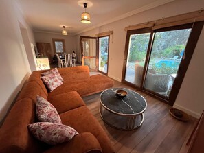 Living area - Modernly Designed House in Yaliciftlik, Bodrum (Bodrum)