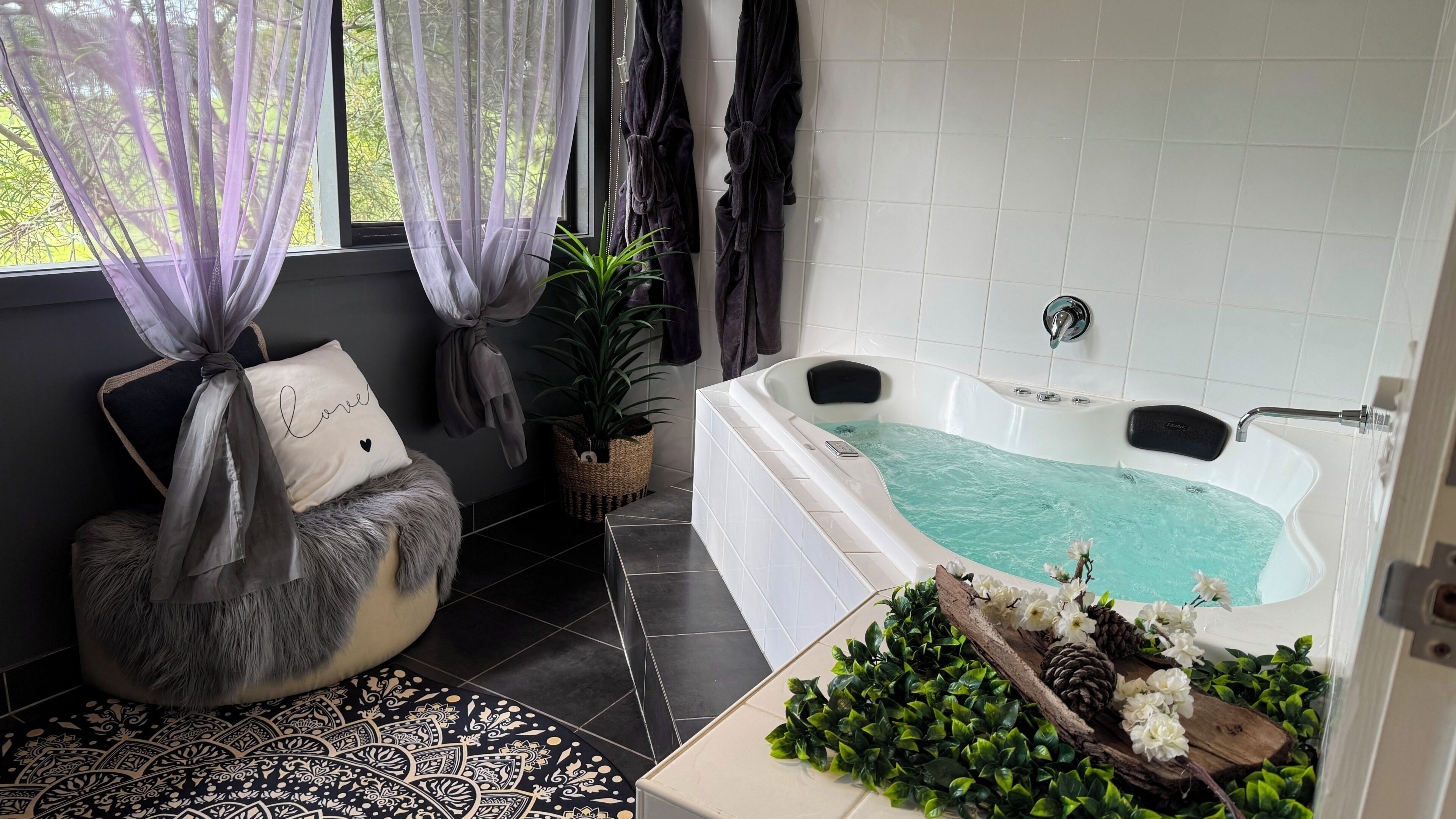 Luxury Studio, Hot Tub, Garden View | Interior